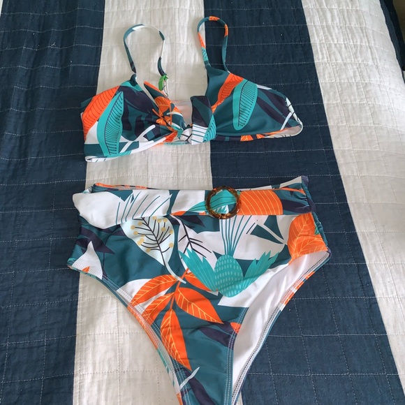 Shein swimsuits print set top and bottom - Picture 5 of 9